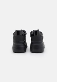 Miniatūras attēls 6