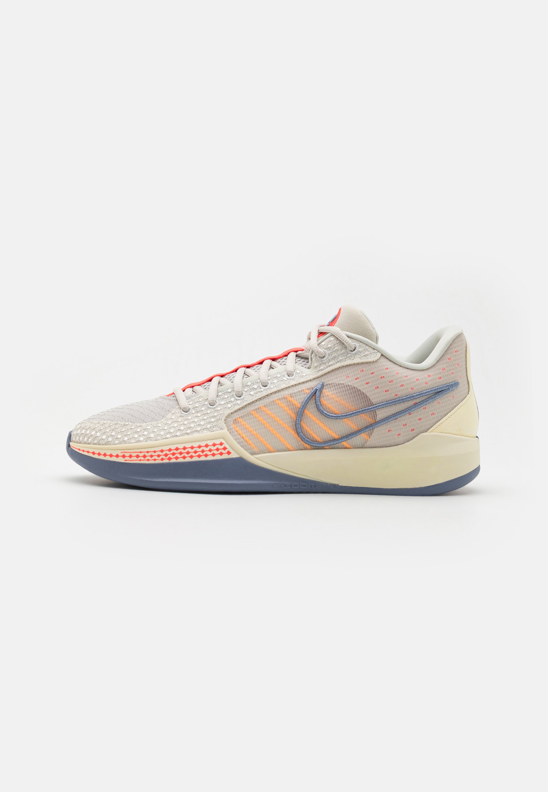 Nike Performance SABRINA 1 - Basketballschuh - light bone/laser
