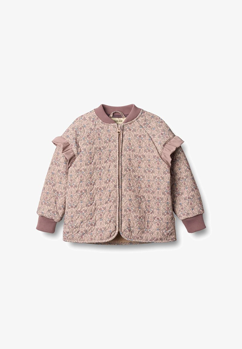 Pikowana kurtka bomberka w stonowanym różowym kolorze z kwiatowym wzorem, ściągaczami na mankietach i kołnierzu oraz falbanami na ramionach. Pełne zamknięcie na zamek.