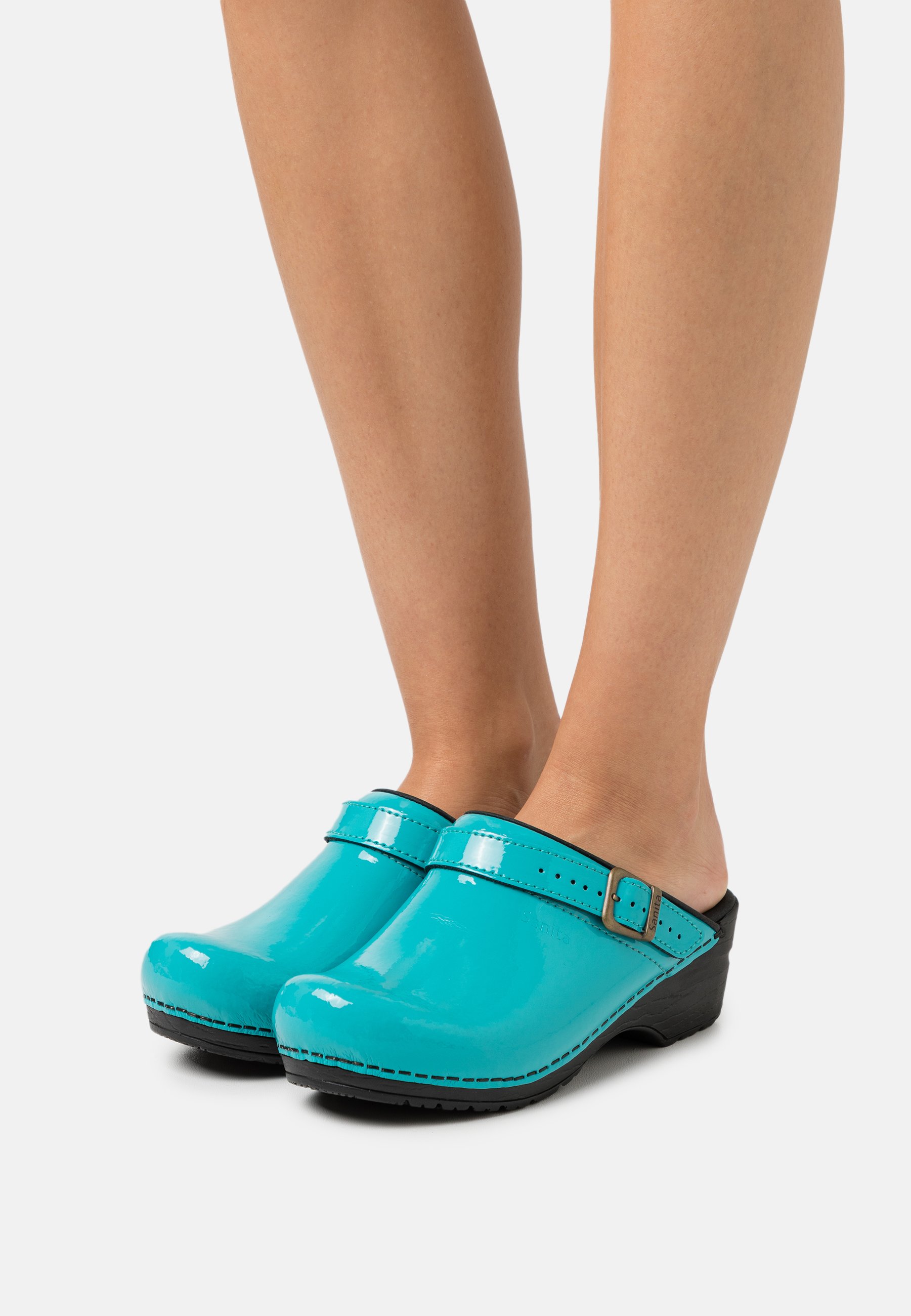 sanita freya clogs