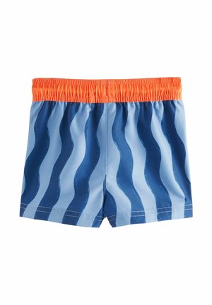 Badehosen mit einem elastischen orangen Bund, der blaue wellenförmige Streifen auf einem hellblauen Hintergrund zeigt. Glatte Stoffoberfläche.