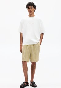 PULL&BEAR Printtipaita - white