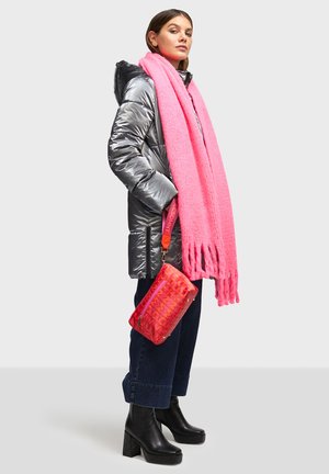 LOLA CASADEMUNT Bufanda - pink