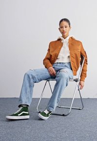 Alpha Industries Bomber jakna - hazel brown