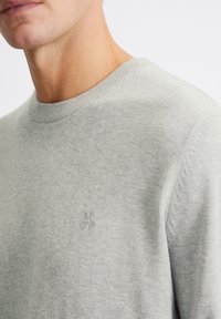 Marc O'Polo REGULAR - Strickpullover - light grey melange