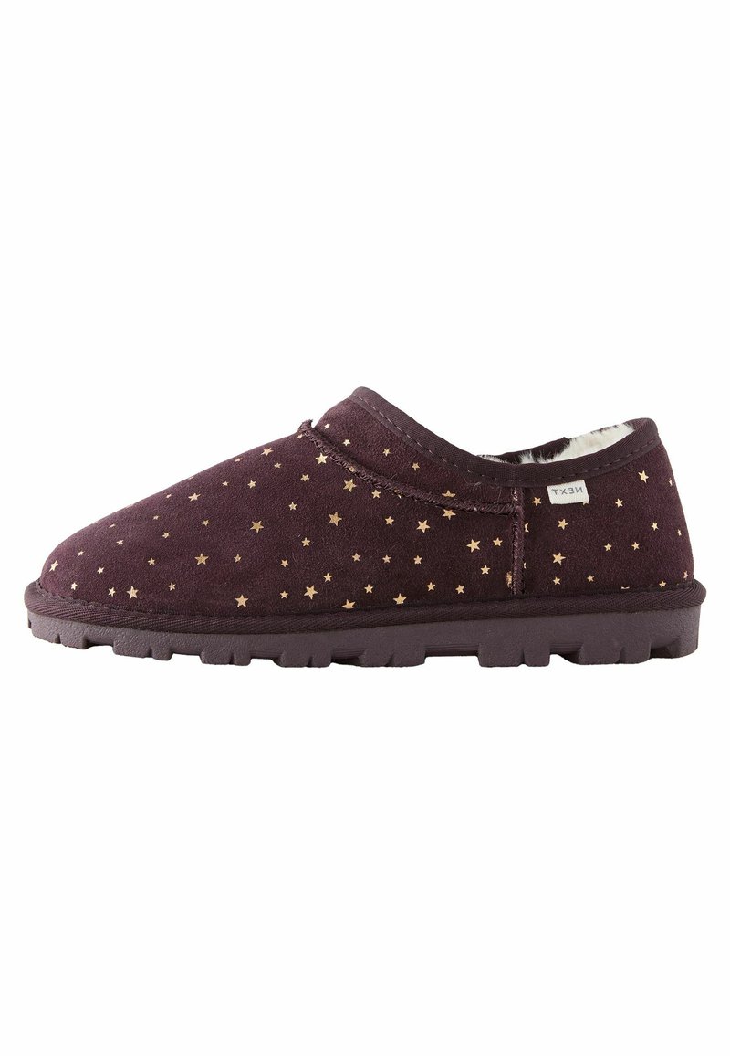 Bordo slip-on sussid pehmest nahast, millel on kuldsed tähekujud, tekstureeritud kummist ülesse, ja mugav vooder.
