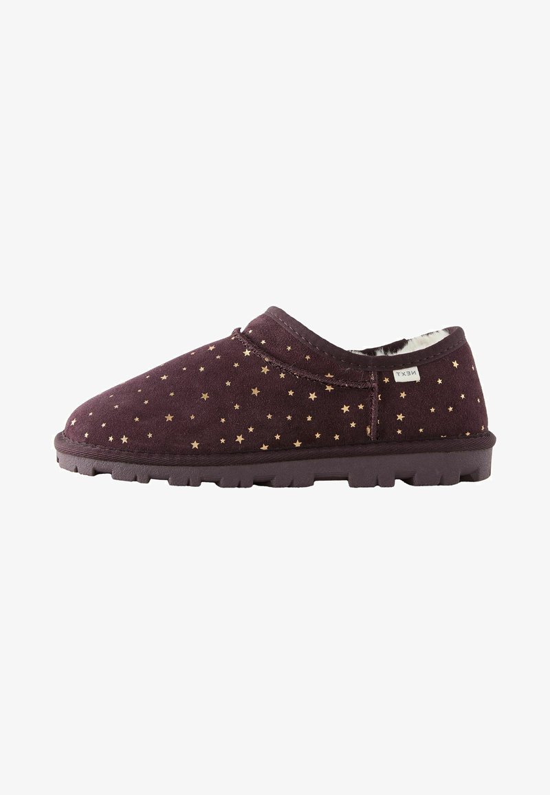 Burgundi slip-on papucsok, puha velúrból készült, aranycsillag mintákkal, texturált gumitalppal és kényelmes béléssel.
