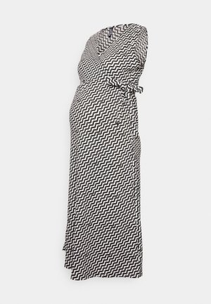 Pieces Maternity, PMBINA MIDI WRAP DRESS  - Robe en jersey - cloud dancer/graphic