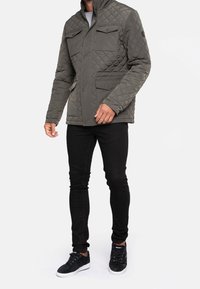 Threadbare Übergangsjacke - khaki