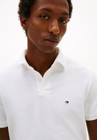 Tommy Hilfiger REGULAR - Polo - white