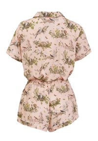 Kurzes rosa Pyjama-Set mit floralem und tierischem Muster, ausgestattet mit einem elastischen Bund und kontrastierendem Piping entlang der Kanten.