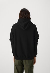 PEQUS MYTHIC LOGO HOODIE UNISEX - Felpa con cappuccio - black/white