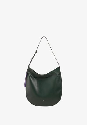 Borsa a spalla in pelle verde scuro con un design curvo, tracolla regolabile e un piccolo dettaglio di accento viola sul lato. Texture liscia.