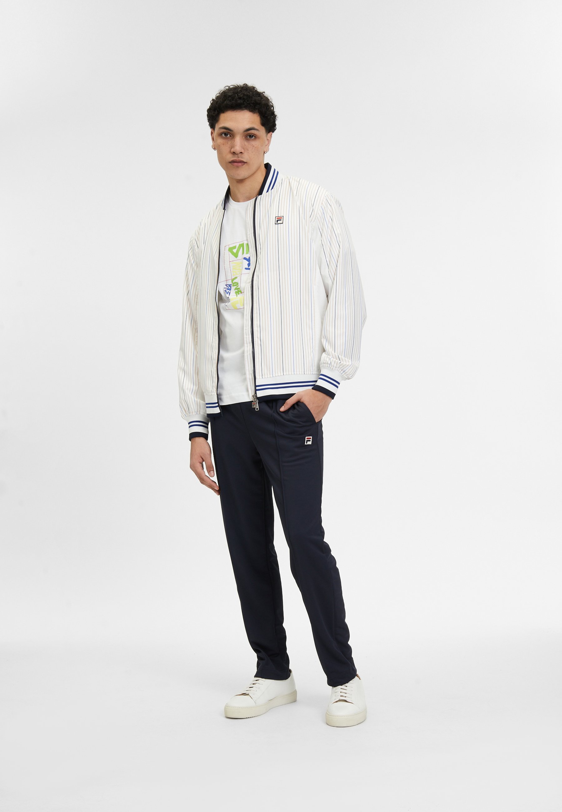 [ FILA ]★Uni White Lock Bomber Short Down Jacket Fila logo-appliqué Bomber Jacket | Neutrals | FARFETCH JO