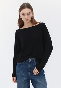 OXXO MIT GERIPPTER OPTIK - Strickpullover - black