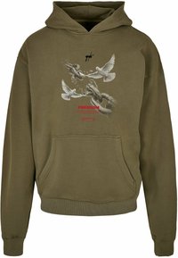 Oliwkowy hoodie z grafiką gołębi i łańcuchów oraz napisem "WOLNOŚĆ" na czerwono. Materiał ma miękką teksturę, z kieszenią z przodu.