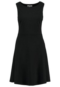 Černé bezramínkové šaty v přiléhavém střihu s rozšířenou sukní. Vyrobené z jemné látky, s kulatým výstřihem a hladkou strukturou.