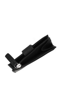 Schwarze Lederbrieftasche mit Reißverschluss, länglicher Form, genähten Details und kleinem Laschenverschluss. Das Innere hat eine glatte Textur.