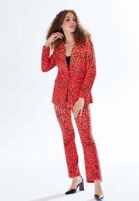 Liquorish LEOPARD PRINT OMBRE - Blazer - orange