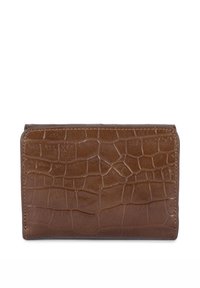 Portefeuille en cuir marron avec un motif crocodile texturé et brillant, présentant des bords cousus et un design rectangulaire compact.