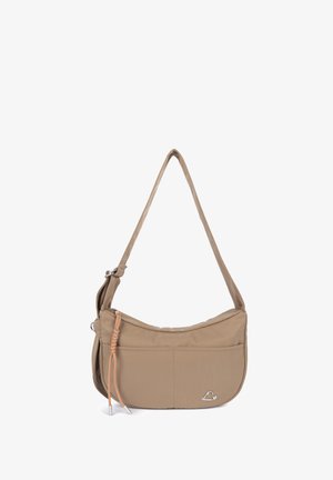 Beige schoudertas in halve maanvorm met verstelbare riem, voorvak, zilveren hartlogo en oranje trekkoortje op een witte achtergrond.