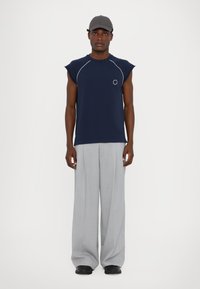 Ron Dorff SLEEVELESS PIPING - Mikina - deep ocean
