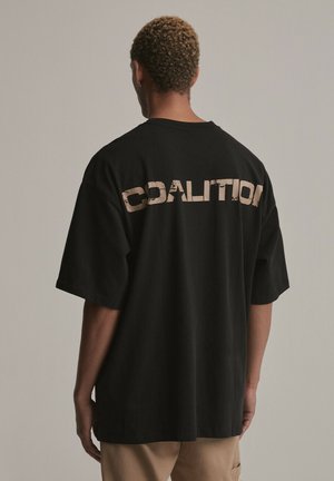 DUNE  - T-shirt z nadrukiem