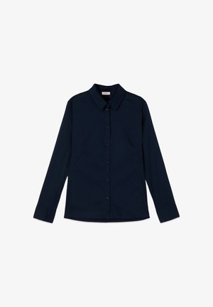 Camicia blu navy scuro a maniche lunghe con bottoni frontali, colletto appuntito e vestibilità su misura su sfondo bianco.