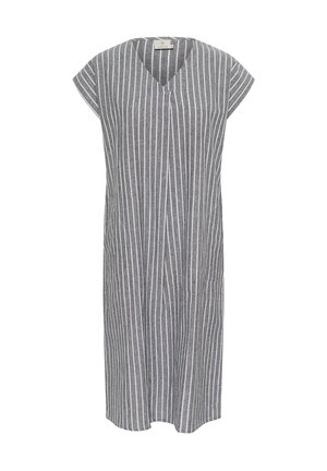 Šedě pruhované šaty s krátkým rukávem, výstřihem ve tvaru V a volným střihem, s vertikálními bílými pruhy a délku po kolena.