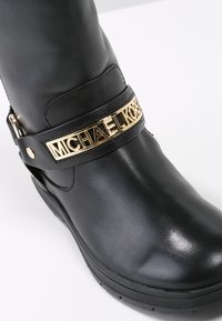 MICHAEL Michael Kors Botines camperos - black