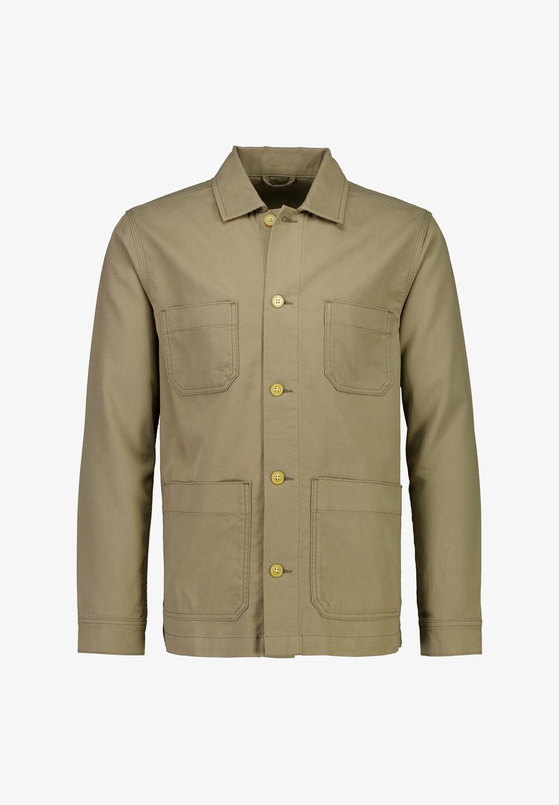 Kurtka khaki wykonana z wytrzymałej tkaniny, z ostrym kołnierzem, czterema przednimi kieszeniami i żółtymi guzikami; prosty krój i długie rękawy.