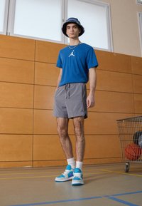 Jordan Korte sportsbukser - smoke grey/black