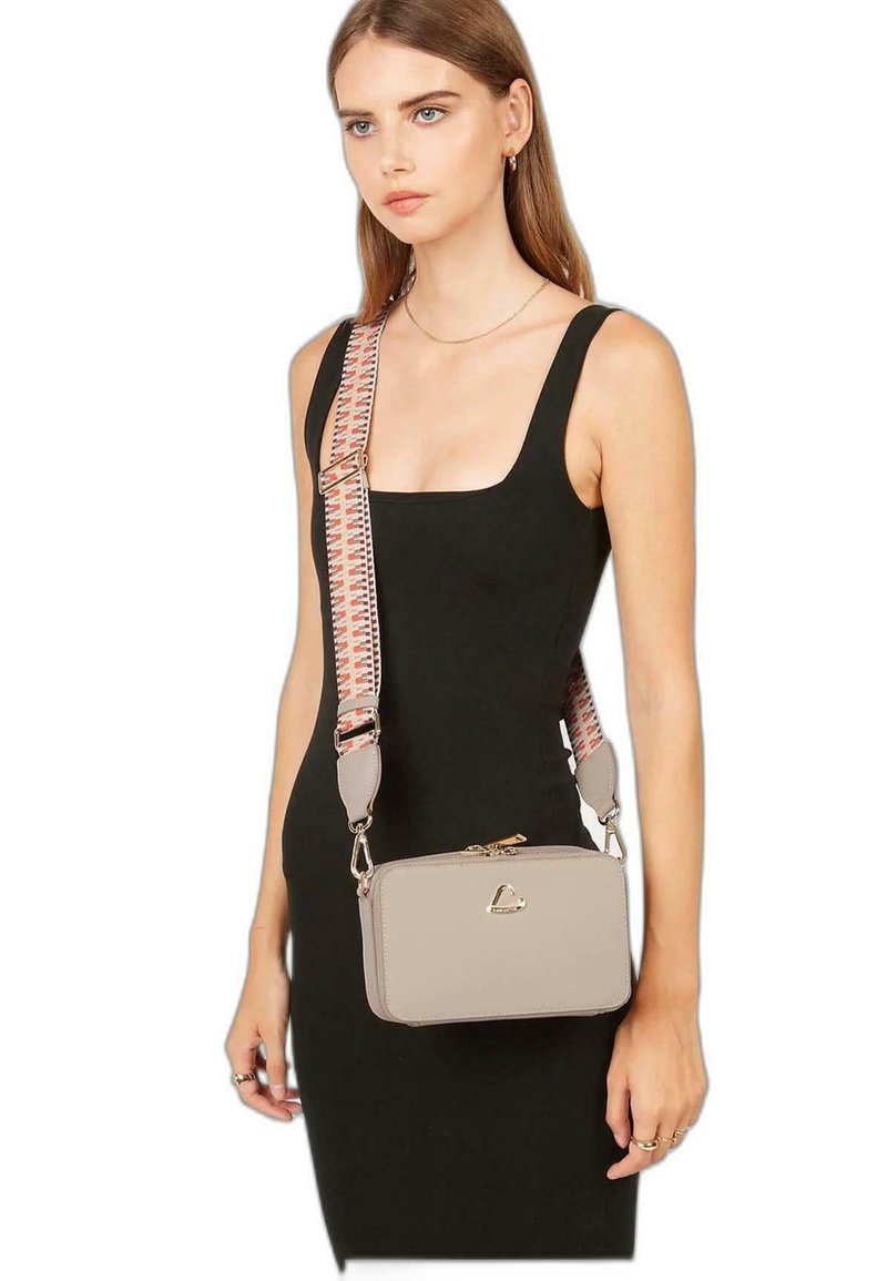 LANCASTER BANDOULIERE DOUBLE ZIP CITY CITY Schoudertas galetros