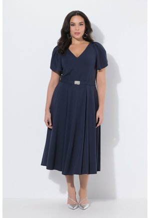 FLUTTER CAP SLEEVE - Cocktailkjole / festkjole - marine