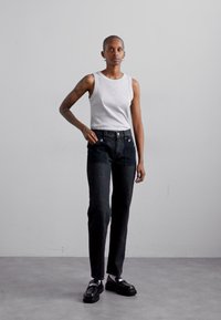 Filippa K CONTRAST POCKET STRAIGHT - Džinsi ar taisnām starām - black