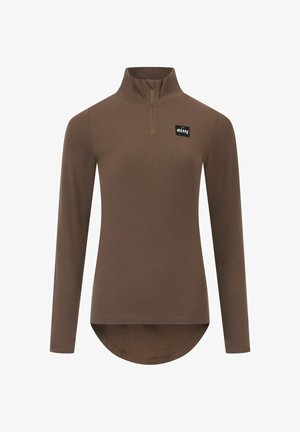 Bruine langemouwen pullover met een halve rits, geribbelde textuur, afgeronde zoom en een zwart logo-embleem op de borst.