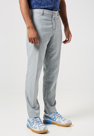 Chino - light blue