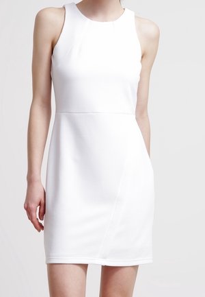 KIOMI, Robe fourreau - white