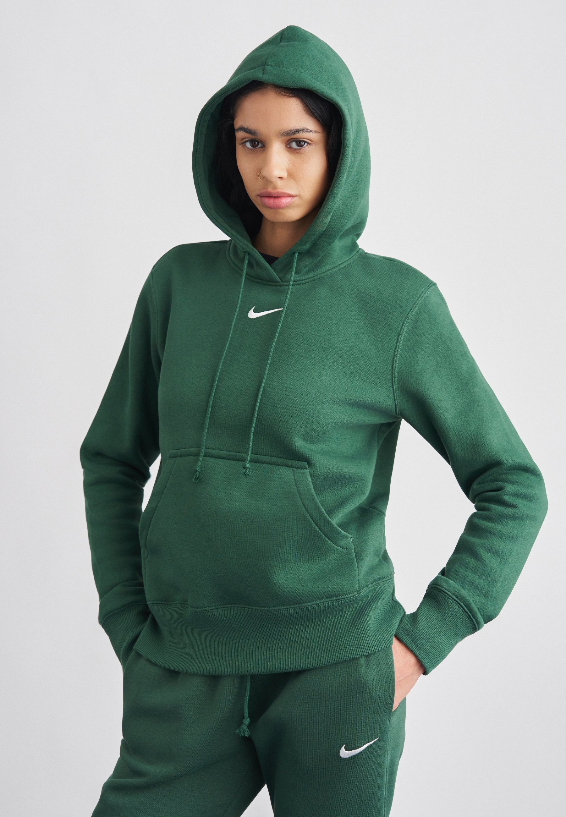 womens nike green sweatshirt