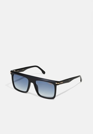 Lunettes de soleil noires rectangulaires avec des verres dégradés bleus, des accents dorés près des branches et une monture en plastique légère.