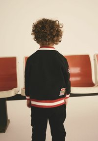 Next REGULAR FIT - Mikina na zip - red black colourblock