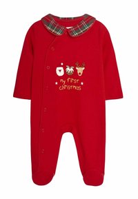 Rød baby romper med lange ærmer, en ternet krave, trykknaplukninger og broderede designs af Santa, en juleserve og et rensdyr. Teksten siger "min første jul."