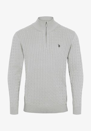 Jasnoszary sweter z dzianiny z półzamkiem, prążkowanymi mankietami i teksturą warkocza. Małe logo w pobliżu klatki piersiowej.