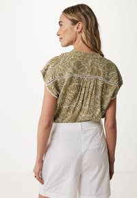 Mexx RUFFLE NECK - Blůza - spicy green