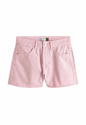 Lyserøde denimshorts med forreste knap, bæltestropper, to forlommer og en lille møntlomme på hvid baggrund.