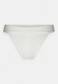 Parte de baixo de biquíni branca com um padrão ondulado texturizado. Apresenta uma faixa larga e lisa na cintura e um corte triangular, feita de material leve.