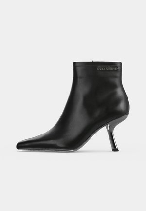 KARL LAGERFELD KARMEL ANKLE ZIP BOOT - Bottes - black