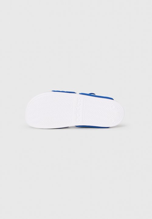 adidas ADILETTE UNISEX - Sandalias de senderismo - team royal blue/white — foto 5