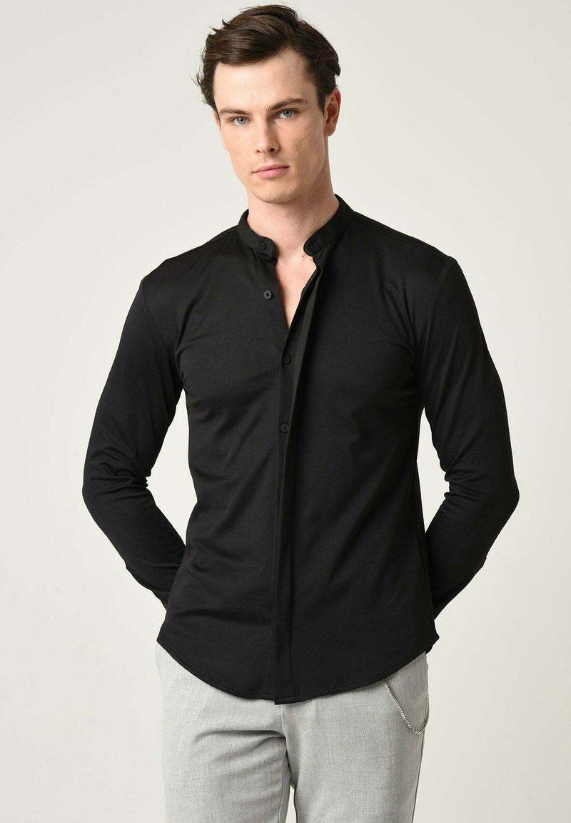 Antioch GRANDAD COLLAR HIDDEN BUTTON LONG SLEEVE Hemd Black schwarz antioch-grandad-collar-hidden-button-long-sleeve-hemd-black-schwarz