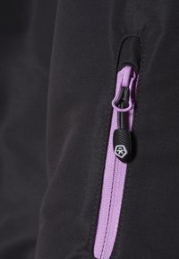Must have musternine mustsummary: Aluseline (purple on the black fabric) "details" musternine